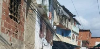 Banda que se enfrenta al régimen en la capital venezolana se apodera de tanqueta de la GNB