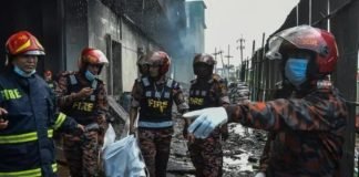 Bangladés: reportan más de 50 muertos por un incendio en una fábrica de comestibles