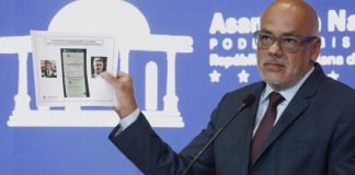 La novela de Jorge Rodríguez que involucra a Duque, Guaidó, «El Koki», Haití y drones para justificar supuestos ataques a la oposición