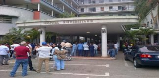 Denuncian despidos masivos en el HCU