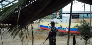 Fiscalía colombiana imputará al exjefe del Ejército por el asesinato de civiles