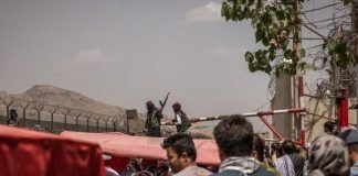 Talibanes prohibieron a afganos ir al aeropuerto durante evacuaciones