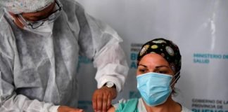 Usuarios denuncian falta de la segunda dosis de la vacuna Sputnik V en Venezuela