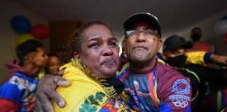 Así celebraron familiares y amigos de Yulimar Rojas su triunfo en Tokio