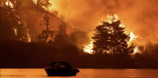 Evacúaron a 600 personas de la isla griega de Eubea por incendios