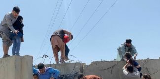 Gobierno de Biden cobra 2 mil dólares o más por evacuar a ciudadanos estadounidenses de Afganistán