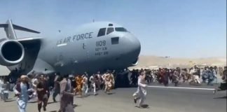 Reportan tres personas muertas en aeropuerto en intento masivo de huir de Afganistán