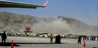 Traductor afgano describe ataque terrorista en Kabul: Una niña de 5 años “murió en mis manos” Atentado en Kabul