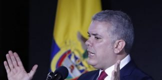 Iván Duque pide ayuda a OMS y OPS para vacunar a venezolanos en Colombia