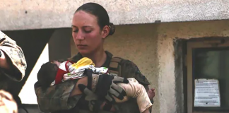 Marina que posteó foto con bebé en el aeropuerto de Kabul murió en atentado suicida marina