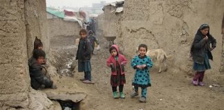 Unicef: La mitad de los niños afganos sufrirá desnutrición severa este año