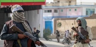 Talibanes culpan a EEUU de las muertes civiles en el aeropuerto de Kabul