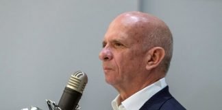 Hugo «El Pollo» Carvajal: Quedarme 8 meses en el piso fue mi error