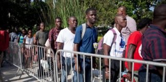 Miles de haitianos acampan en Texas tras cruce fronterizo masivo