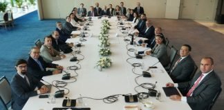 Delegaciones que dialogan en México se retiraron sin declarar sobre lo negociado