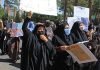 Mujeres afganas protestan para pedir a talibanes sus derechos