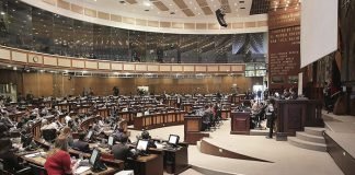 Parlamento de Ecuador censuró y destituyó al Defensor del Pueblo PARLAMENTO ECUATORIANO
