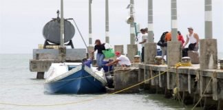 Detienen a 34 venezolanos en una playa de Trinidad y Tobago