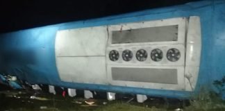 Al menos once fallecidos al precipitarse un autobús a un abismo en Ecuador