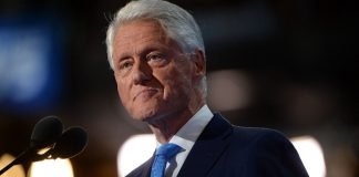 Expresidente de EEUU Bill Clinton es hospitalizado por una infección