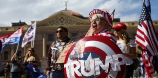 Trump tendrá que declarar en un caso de agresión a manifestantes en Nueva York