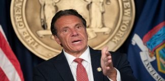 Denuncia por acoso sexual contra exgobernador Cuomo llega al juez