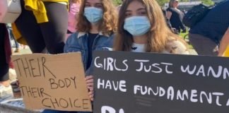 Miles de mujeres marchan en EEUU en defensa del derecho al aborto