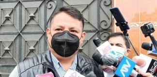 Perú le solicita a Venezuela impedir la salida del país de su embajador