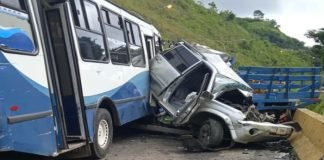 Reportan seis heridos tras choque entre autobús y camión cerca de Tazón