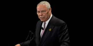 Colin Powell, quien dio forma a la seguridad nacional de EE. UU., Muere a los 84 años