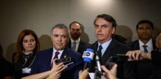 Bolsonaro recibe a Duque en Brasilia con honores de Estado