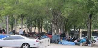 Miami declara ilegales los campamentos para desamparados