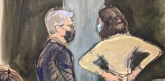 El piloto de Jeffrey Epstein reanuda su testimonio en el juicio contra la socialité Ghislaine Maxwell