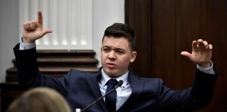 Declaran no culpable a Kyle Rittenhouse, acusado de matar a manifestantes en protestas EEUU