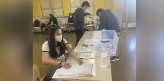 Chile inicia el conteo de votos en medio de críticas por falta de transporte