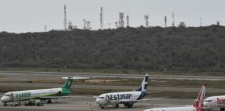 Aerolíneas temen que las restricciones por variante ómicron lastren al sector