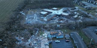 Tornados nocturnos en EE.UU dejan al menos 50 muertos en Kentucky