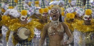 Aplazan para abril desfiles de carnaval en Río de Janeiro y Sao Paulo