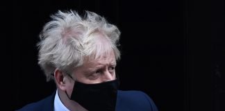 Gobierno británico se disculpó con Isabel II por fiestas previas al funeral de su esposo