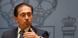 Canciller español insta a chavismo y oposición a retomar el diálogo político