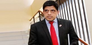 Ministro de Defensa de Perú en cuidados intensivos por Covid-19