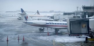 Cientos de vuelos cancelados por tormenta de nieve en costa noreste de EEUU
