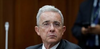 Uribe: Los acuerdos militares China-Venezuela son una amenaza para Colombia