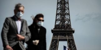 Mascarilla en exteriores dejará de ser obligatoria en París