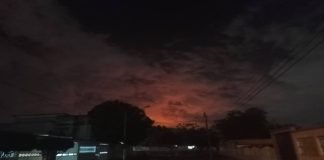 Reportan incendio en tubería de combustible en Barcelona