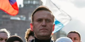 Rusia amenazó con cerrar medios de comunicación si no eliminan investigaciones de corrupción realizadas por Navalni