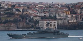 Turquía cierra el Bósforo al paso de buques de guerra de todos los países