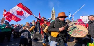 Las protestas de antivacunas y grupos radicales se extienden por Canadá