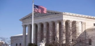 Biden nombra equipo para elegir a la primera jueza negra del Supremo