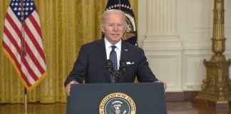 Biden dice que Rusia mantiene su postura «amenazante» contra Ucrania
